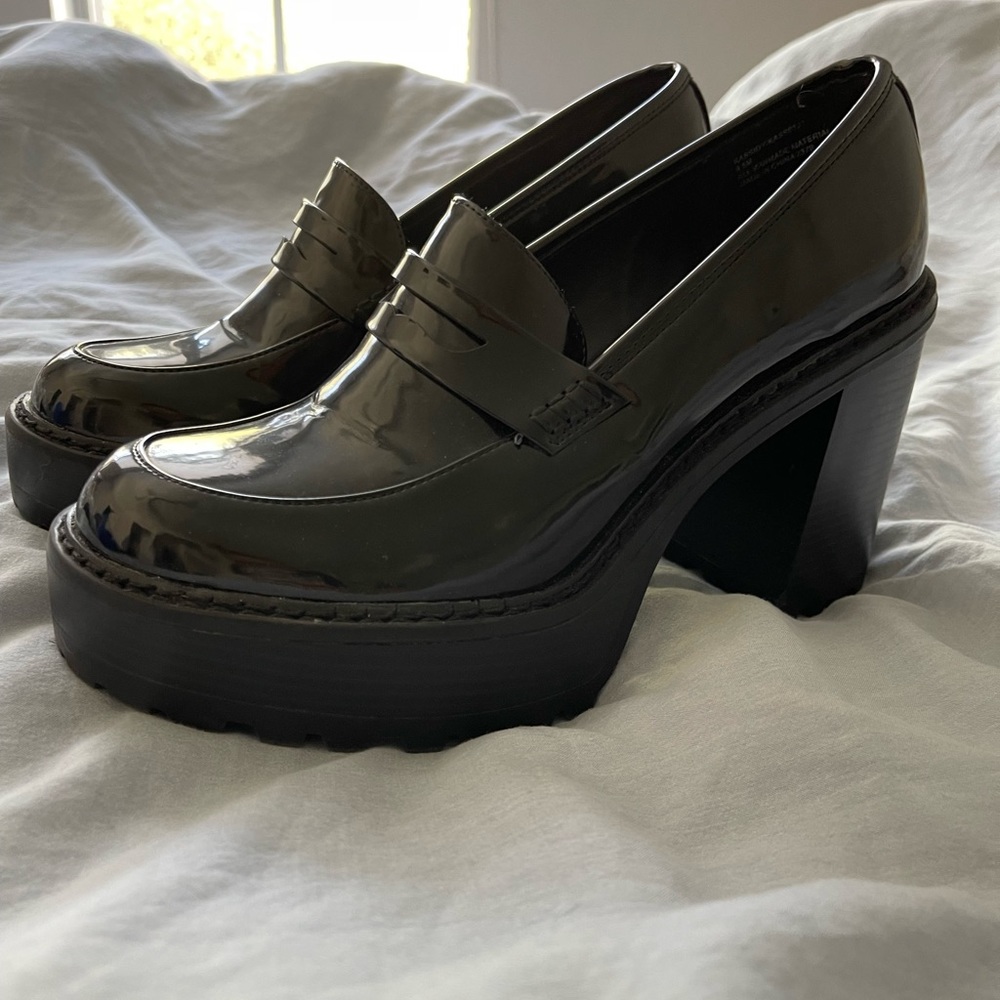 Steve Madden Madden girl heeled loafers size nine